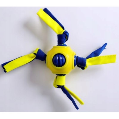 Zabawka dla psa - ineraktywna piłka z taśmami 7,5cm YARRO