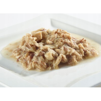 F4D Finest macrele flakes with squid /kałamarnica,makrela/ 100g